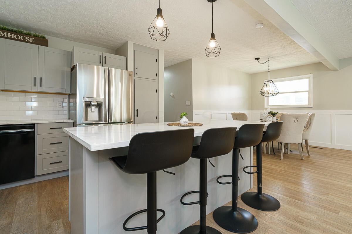 483 Ross Road Columbus, OH 43213 - Photo 9 of 31 Kitchen