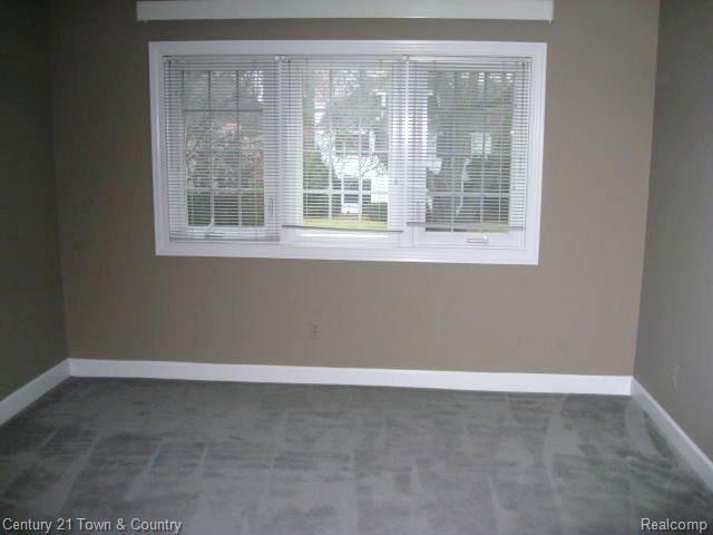 55 Merriweather Road Grosse Pointe, MI 48236 - Photo 19 of 25 21.JPG