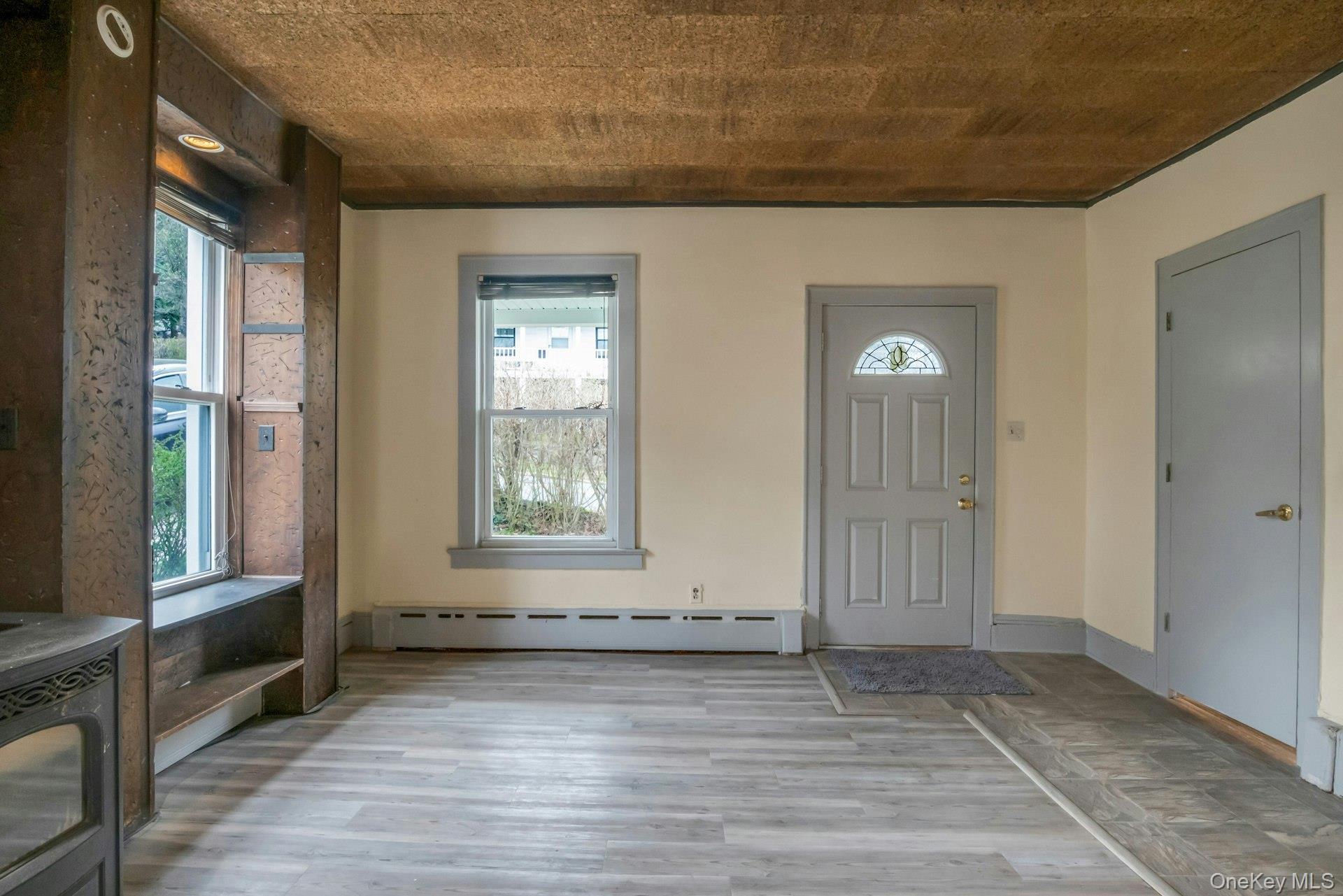 33 Mountain Road Irvington, NY 10533 - Photo 3 of 42