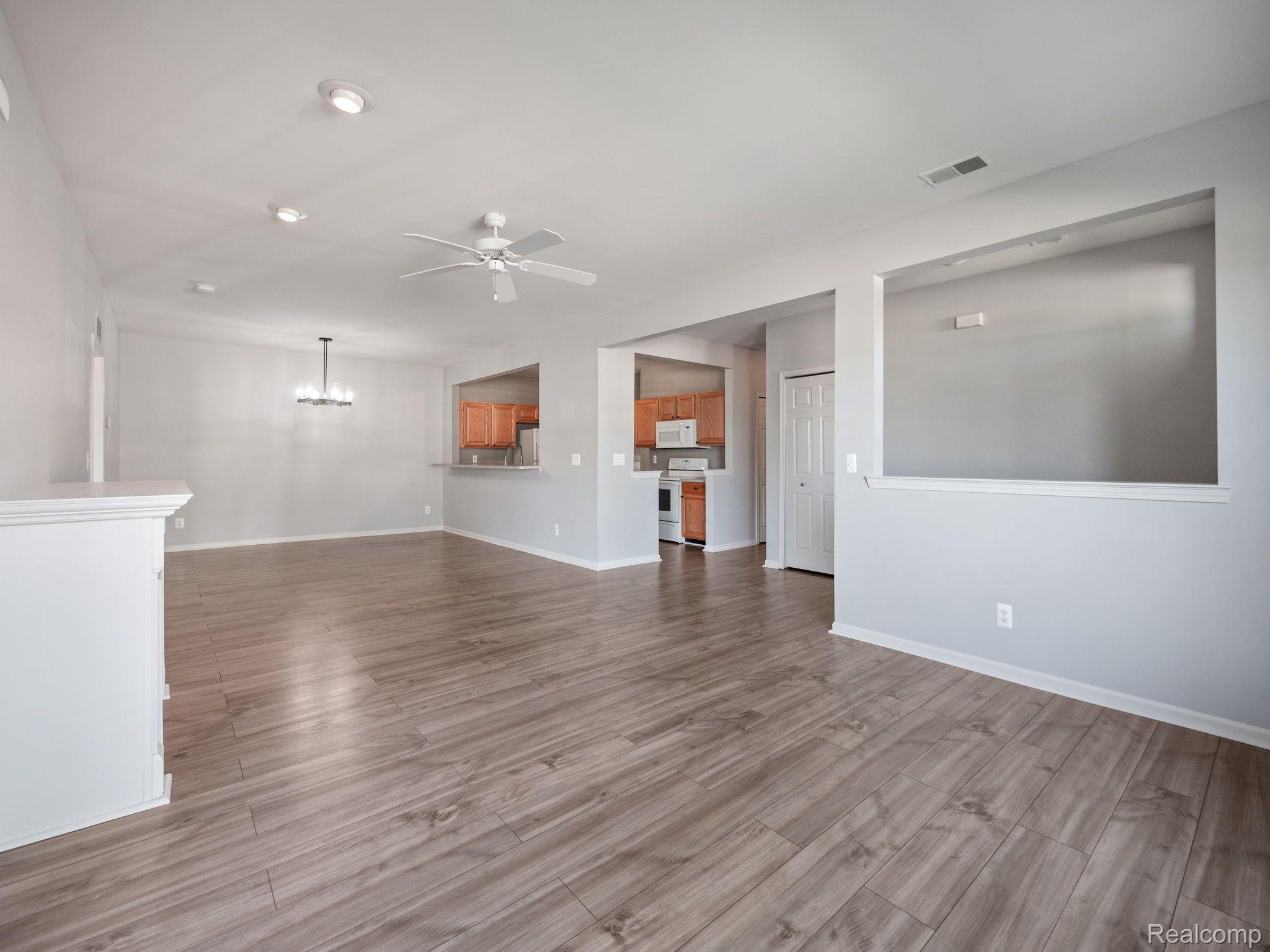 1840 Flagstone Circle Rochester, MI 48307 - Photo 7 of 26 Gallery Image 7