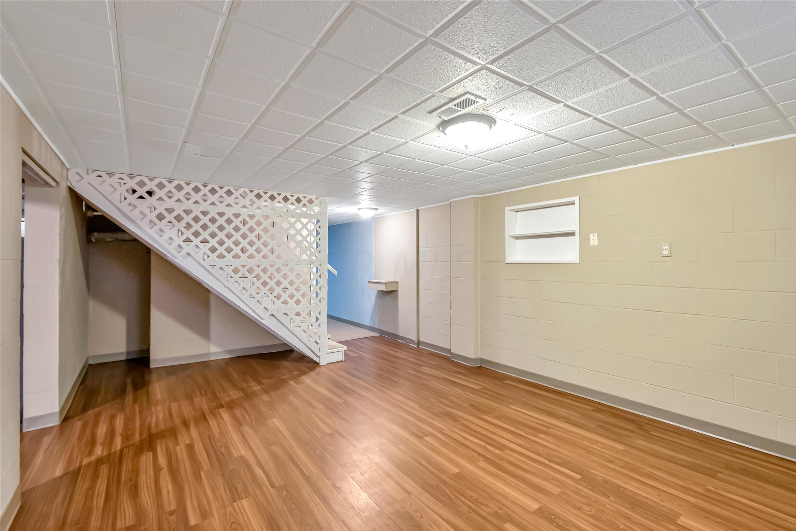 415 James Road Columbus, OH 43230 - Photo 23 of 36 F8_415JamesRd_27
