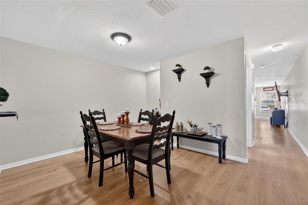 37604 Aaralyn Road Zephyrhills, FL 33542 - Photo 8 of 40 Gallery Image 8