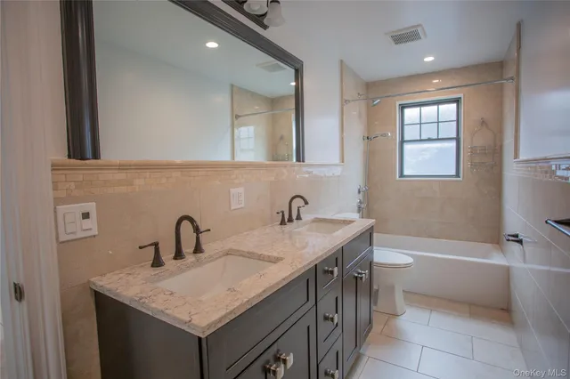 $4,500 | 59 Clinton Avenue, Inwood, NY 11096