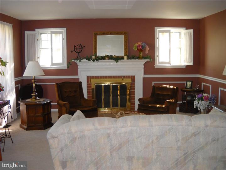157 Ashbrook Road Cherry Hill, NJ 08034 - Photo 2 of 25