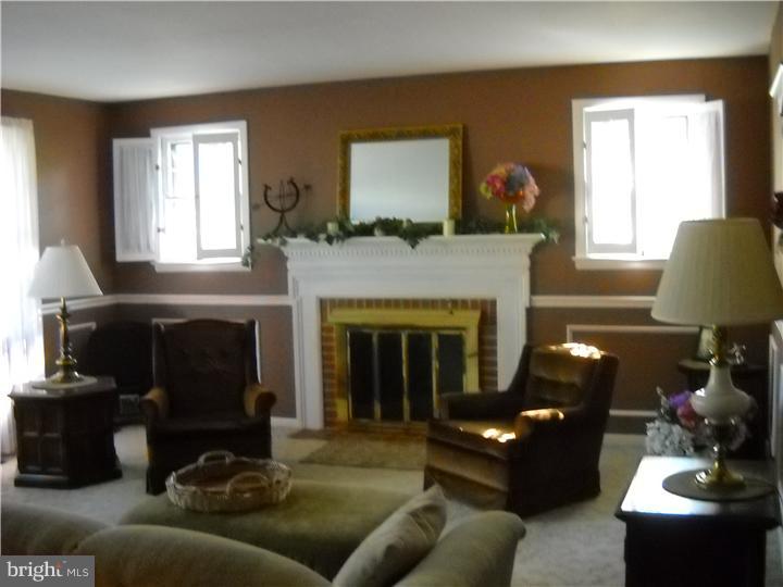 157 Ashbrook Road Cherry Hill, NJ 08034 - Photo 3 of 25