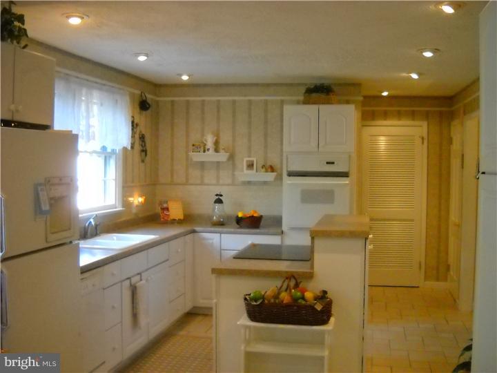 157 Ashbrook Road Cherry Hill, NJ 08034 - Photo 6 of 25
