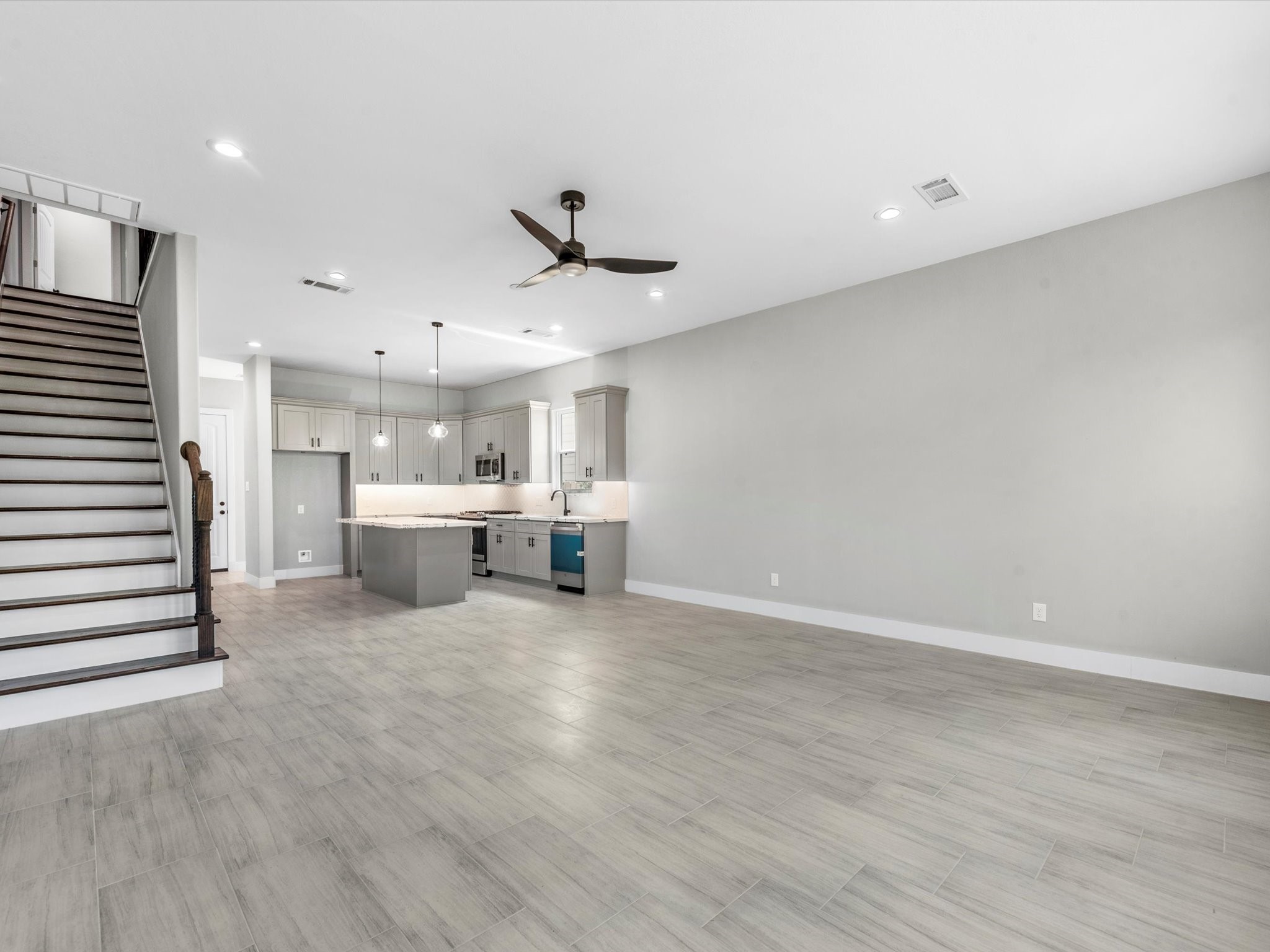 6806 Foster Street Houston, TX 77021 - Photo 5 of 20 Living room