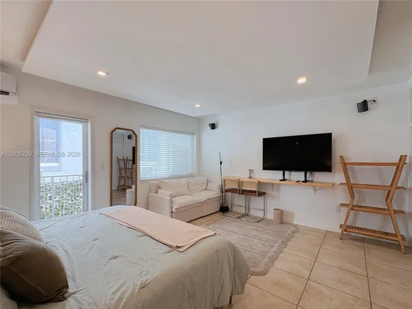 $2,500 | 944 Meridian Avenue, Unit 11, Miami Beach, FL 33139
