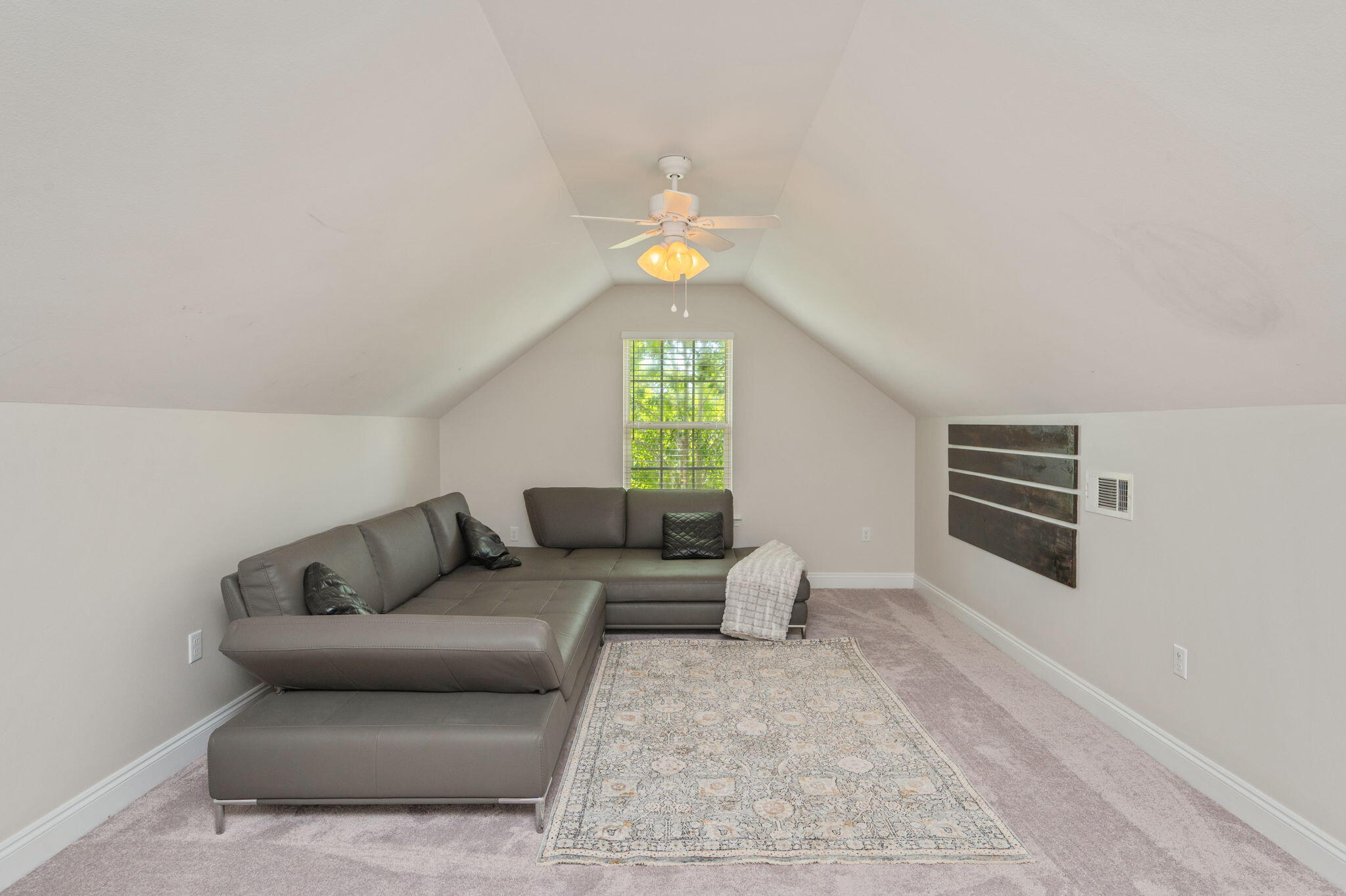 5534 Frontier Drive Crestview, FL 32536 - Photo 17 of 35 Upstairs bedroom