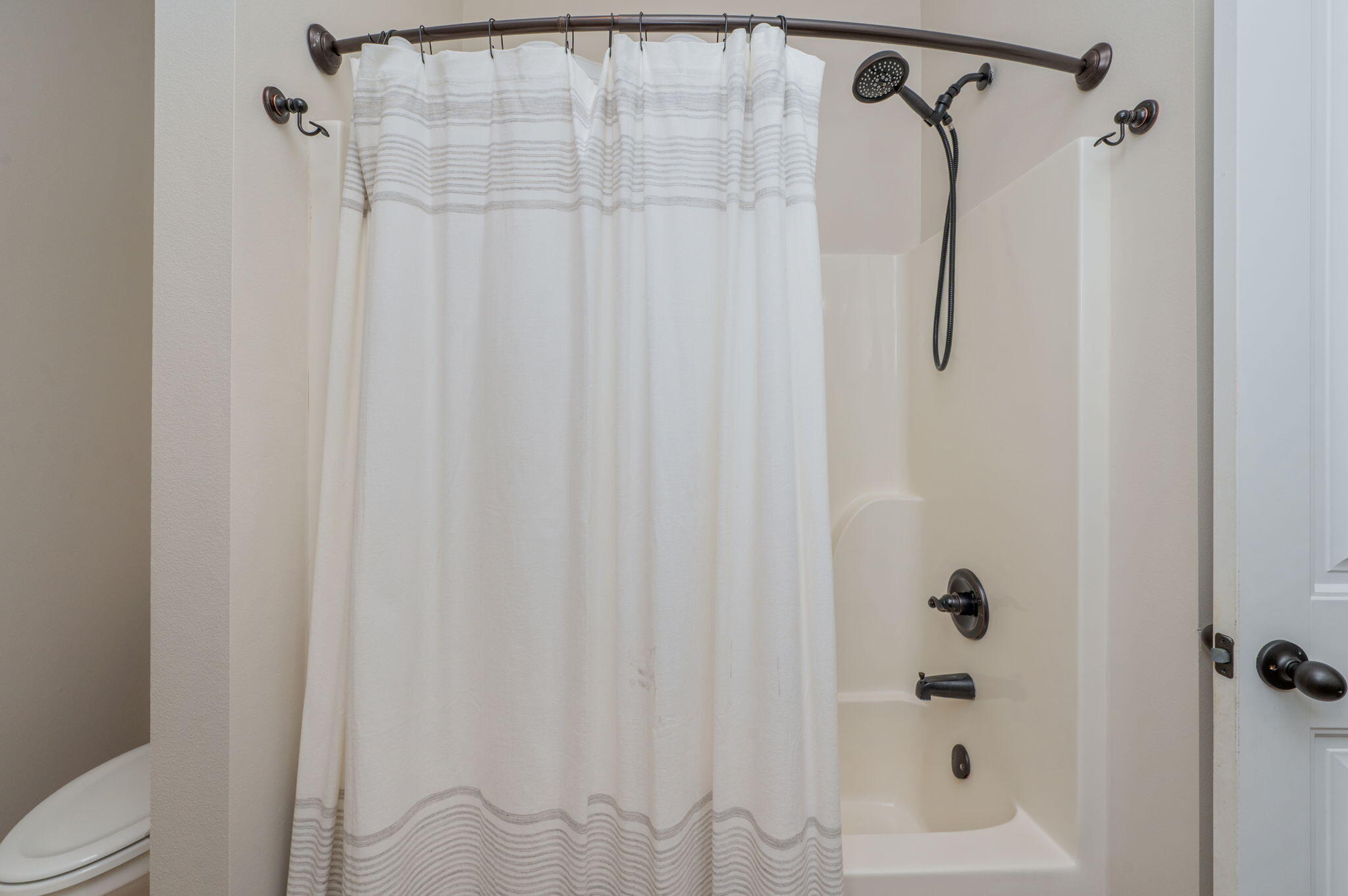 5534 Frontier Drive Crestview, FL 32536 - Photo 22 of 35 Guest bathroom