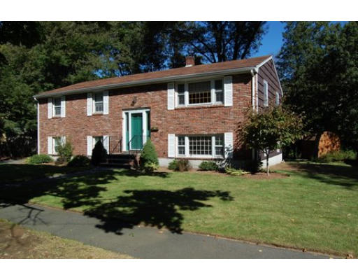 17 Clark Road Peabody, MA 01960 - Photo 2 of 15 Gallery Image 2