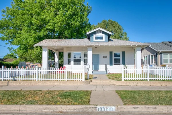 $494,900 | 1601 19th Avenue, Kingsburg, CA 93631