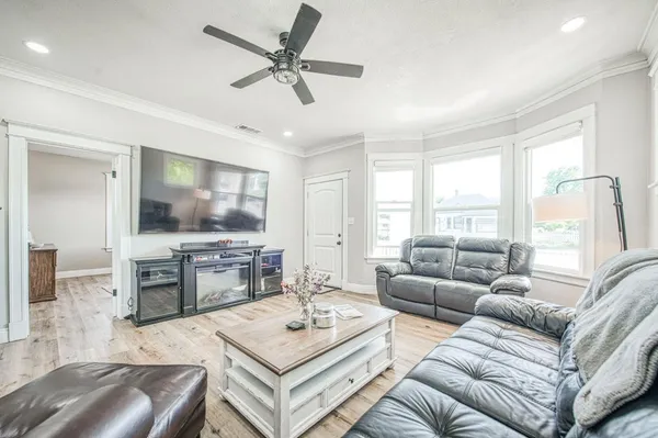 $494,900 | 1601 19th Avenue, Kingsburg, CA 93631