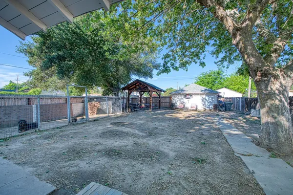 $494,900 | 1601 19th Avenue, Kingsburg, CA 93631