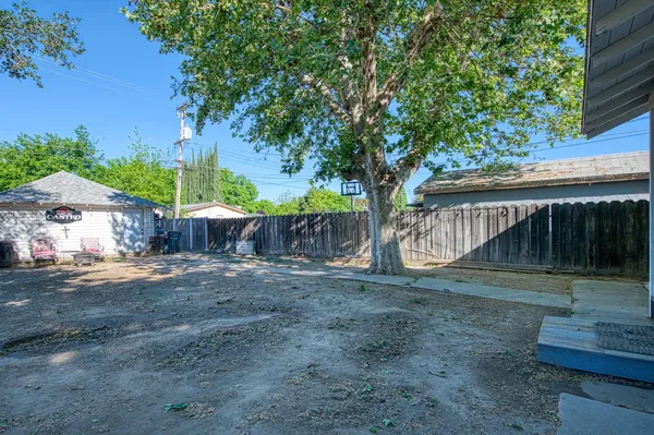 $494,900 | 1601 19th Avenue, Kingsburg, CA 93631