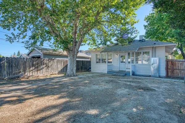 $494,900 | 1601 19th Avenue, Kingsburg, CA 93631