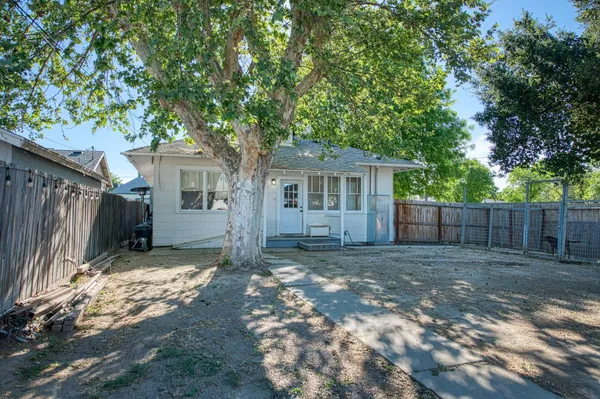 $494,900 | 1601 19th Avenue, Kingsburg, CA 93631