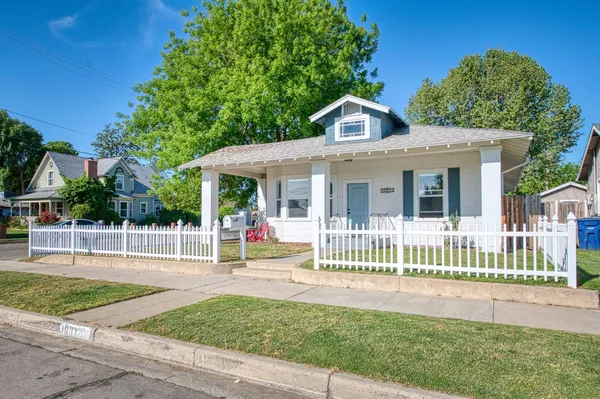 $494,900 | 1601 19th Avenue, Kingsburg, CA 93631