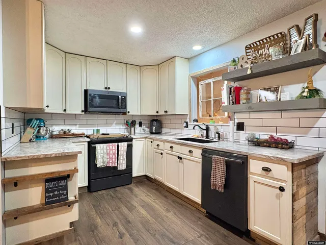 $345,000 | 1144 Cactus Court, Douglas, WY 82633