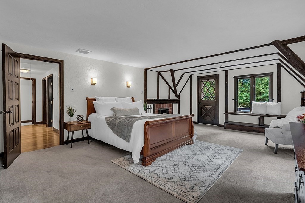 3 Peninsula Road Harvard, MA 01451 - Photo 22 of 42 a bed room with a bed and a couch