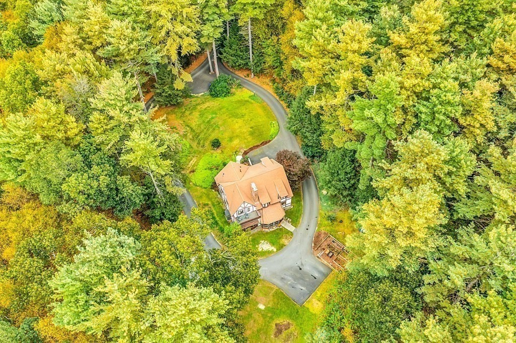 3 Peninsula Road Harvard, MA 01451 - Photo 35 of 42 an aerial view of a residential houses with yard