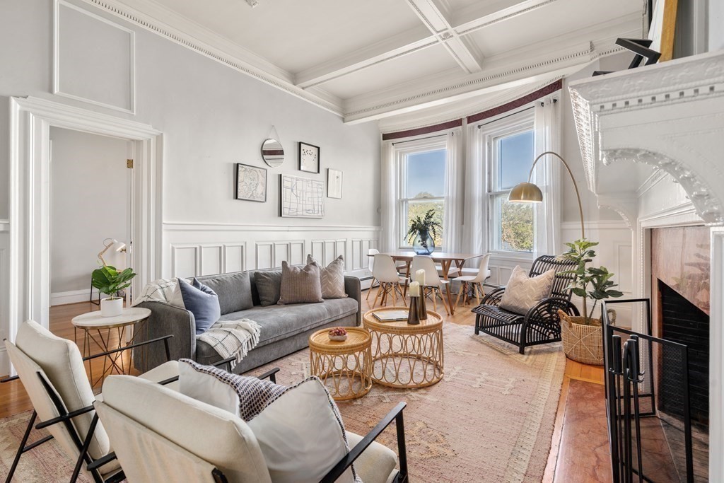 478 Beacon Street, Unit 4 Boston, MA 02115 - Photo 3 of 12