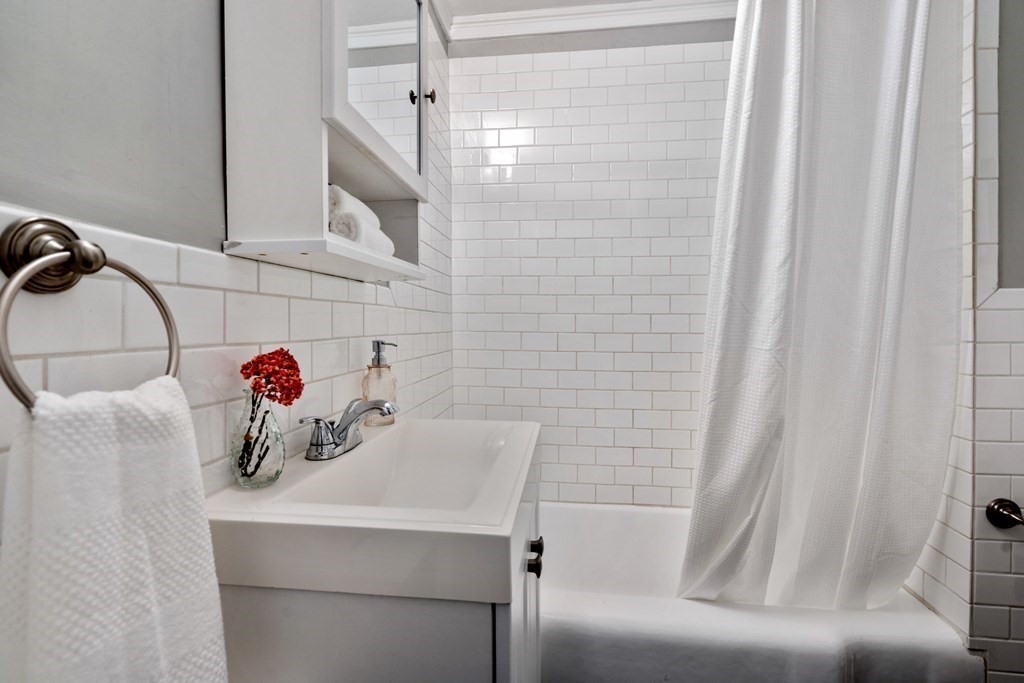 478 Beacon Street, Unit 4 Boston, MA 02115 - Photo 10 of 12