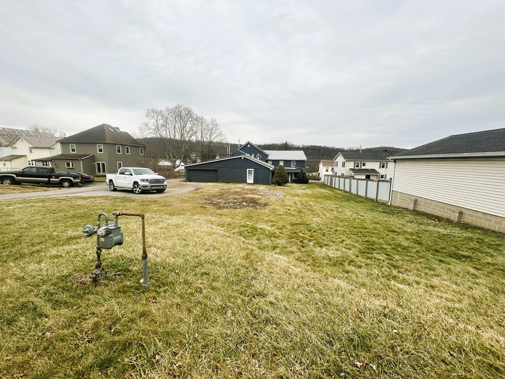 919 Main Street East Rural Valley, PA 16249 - Photo 36 of 38