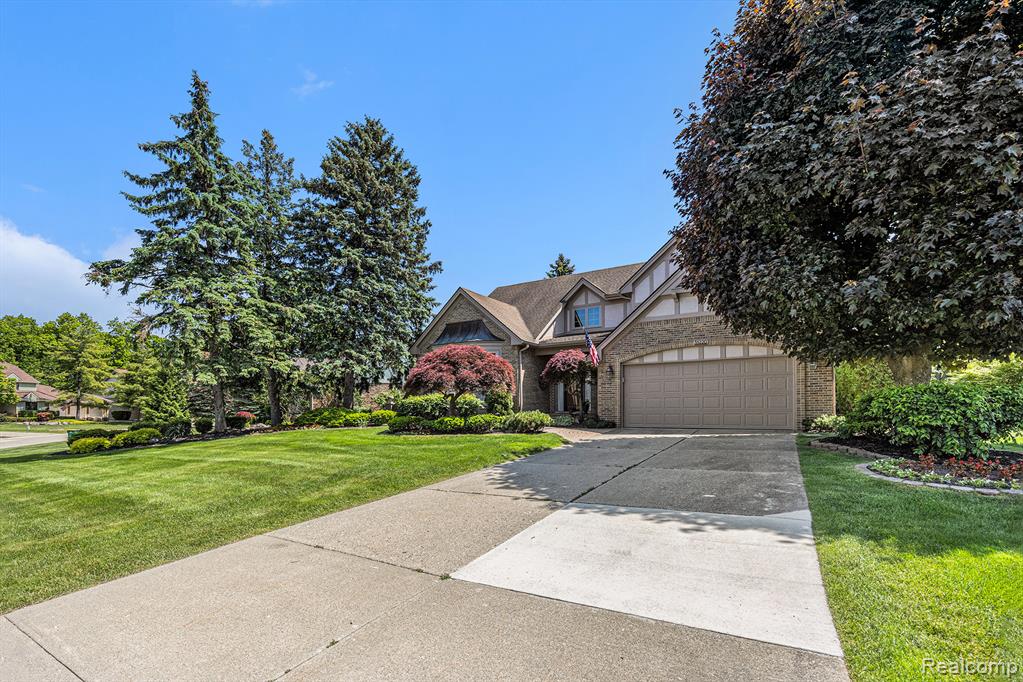 31220 Country Ridge Circle Farmington Hills, MI 48331 - Photo 3 of 35
