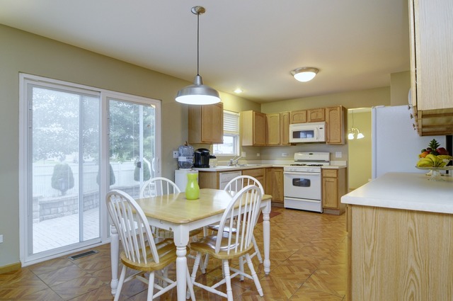 550 Wynbrooke Road Romeoville, IL 60446 - Photo 11 of 23