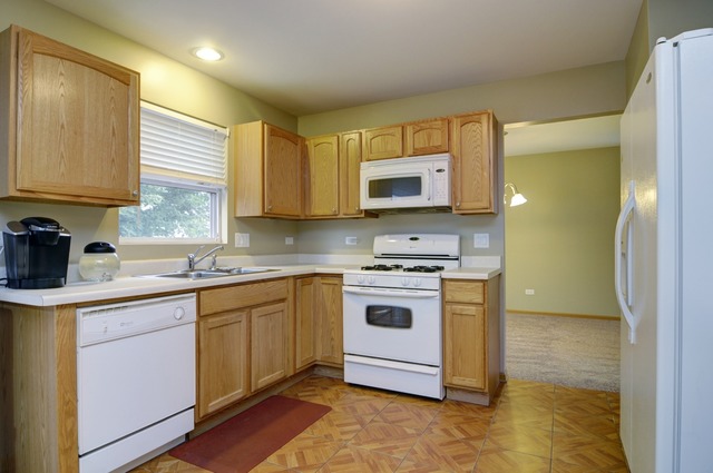 550 Wynbrooke Road Romeoville, IL 60446 - Photo 10 of 23