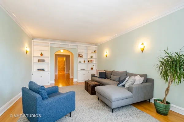 $2,950 | 734 Hinman Avenue, Unit 1, Evanston, IL 60202