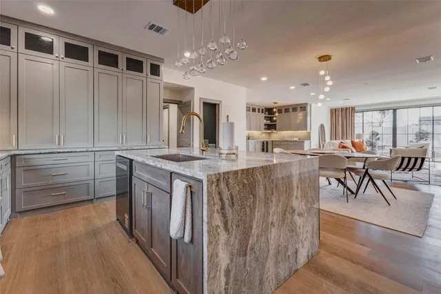 $1,149,900 | 1803 Willowmoss Court, Houston, TX 77008