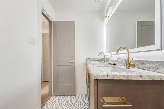 $1,149,900 | 1803 Willowmoss Court, Houston, TX 77008