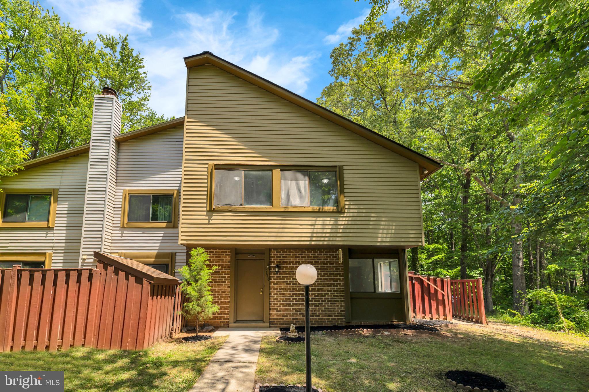 10669 Spring Oak Court Burke, VA 22015 - Photo 2 of 32