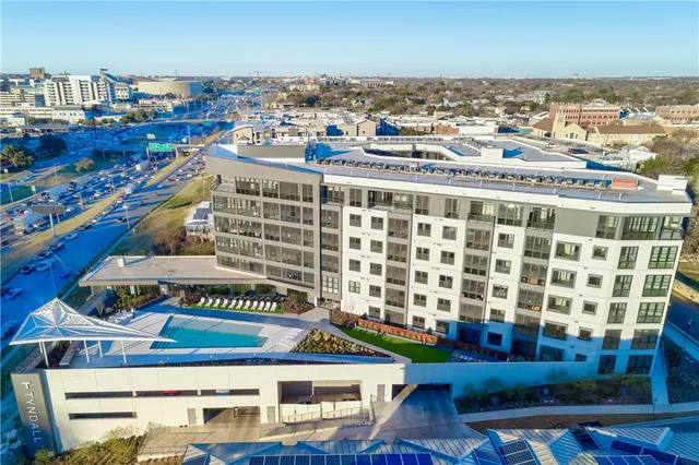 a view of an outdoor space