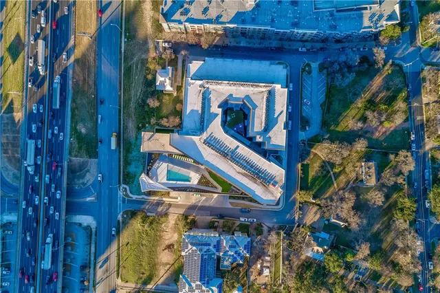 $420,000 | 800 Embassy Drive, Unit 117, Austin, TX 78702