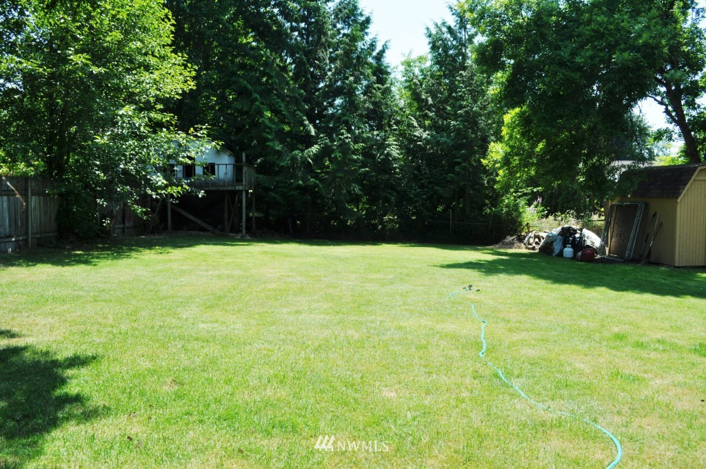 10107 Northeast 204th Street Bothell, WA 98011 - Photo 16 of 19
