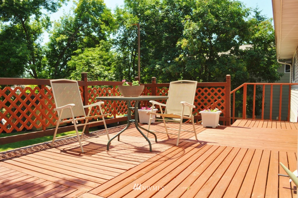 10107 Northeast 204th Street Bothell, WA 98011 - Photo 18 of 19