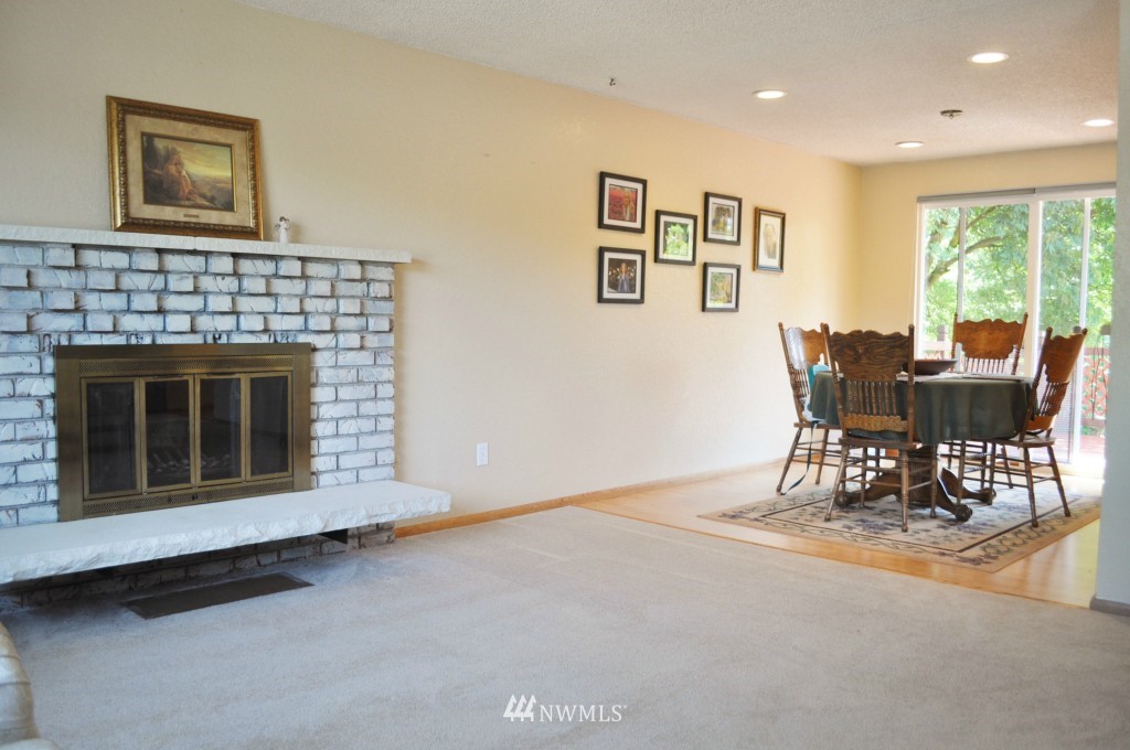 10107 Northeast 204th Street Bothell, WA 98011 - Photo 7 of 19