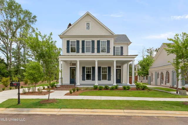 $929,500 | 102 Commonwealth Drive, Madison, MS 39110