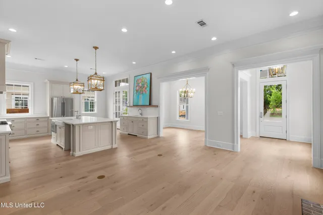 $929,500 | 102 Commonwealth Drive, Madison, MS 39110