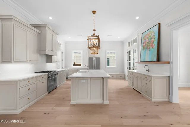 $929,500 | 102 Commonwealth Drive, Madison, MS 39110