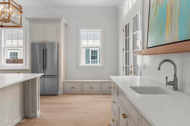 $929,500 | 102 Commonwealth Drive, Madison, MS 39110