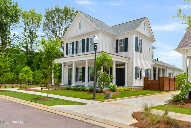 $929,500 | 102 Commonwealth Drive, Madison, MS 39110