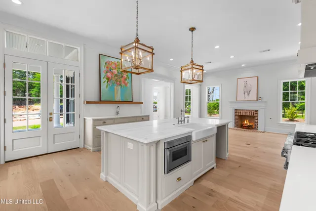 $929,500 | 102 Commonwealth Drive, Madison, MS 39110