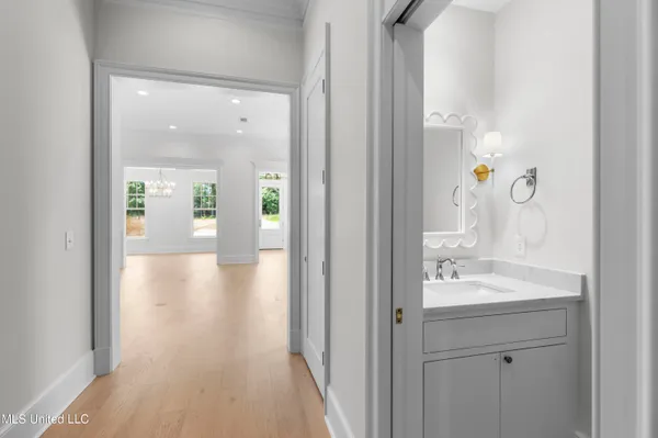 $929,500 | 102 Commonwealth Drive, Madison, MS 39110