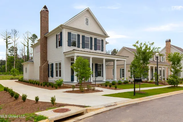 $929,500 | 102 Commonwealth Drive, Madison, MS 39110