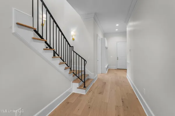 $929,500 | 102 Commonwealth Drive, Madison, MS 39110