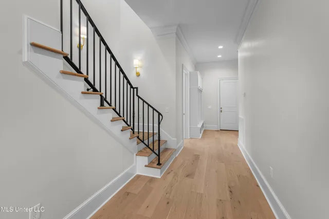 $929,500 | 102 Commonwealth Drive, Madison, MS 39110